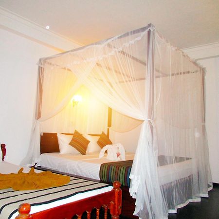 Shanika Beach Inn Tangalle Exterior foto