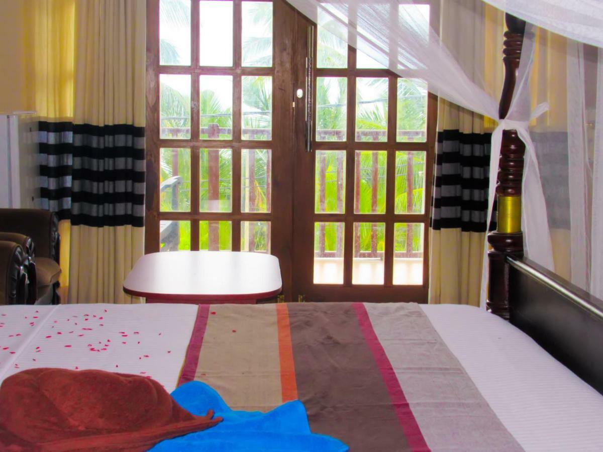 Shanika Beach Inn Tangalle Exterior foto